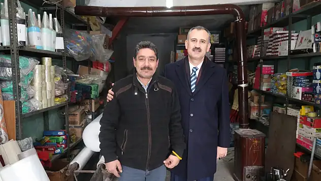 Ağrı'nın yeni Valisi Bozkurt, sahaya indi esnafı dinledi