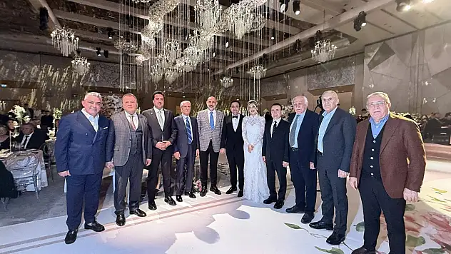 Ağrı'nın zenginleri bu düğünde buluştu