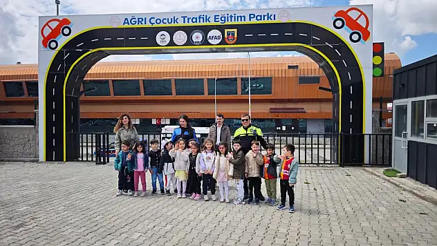 Ağrı Polisi trafik kuralları için sahaya indi