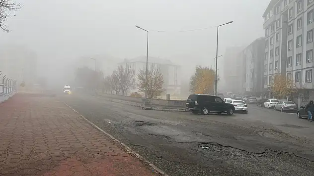 Ağrı sisli bir sabaha uyandı