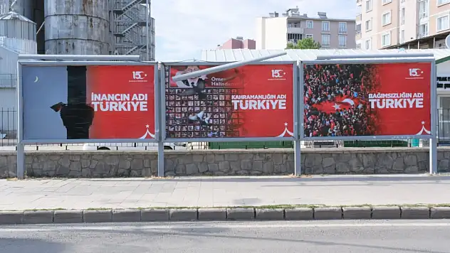 Ağrı sokaklarında bir zaferin izleri: Billboardlarda 15 Temmuz teması
