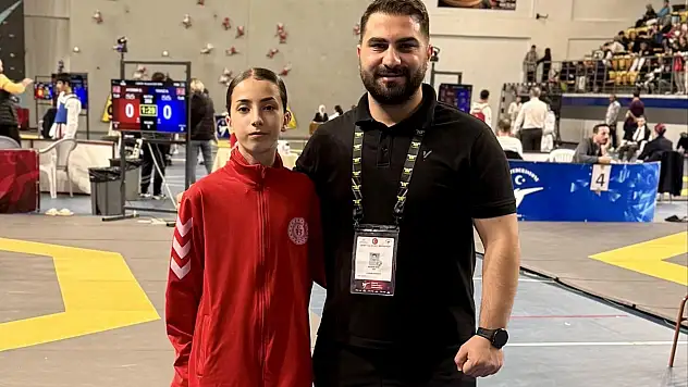 Ağrı tarihinde bir ilk! Taekwondocu Elif Işık milli formayı giyecek