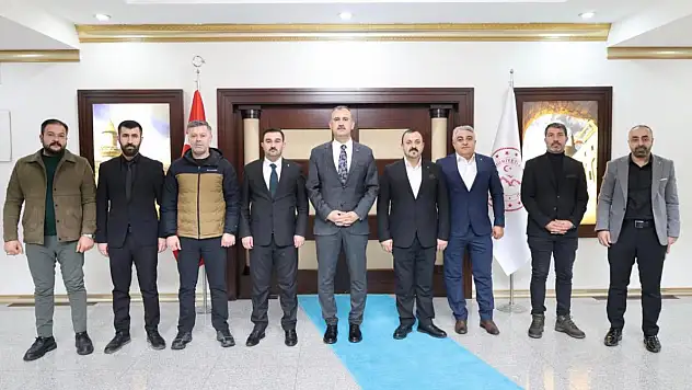 Ağrı Ticaret Borsası yönetimi Vali Bozkurt'u ziyaret etti