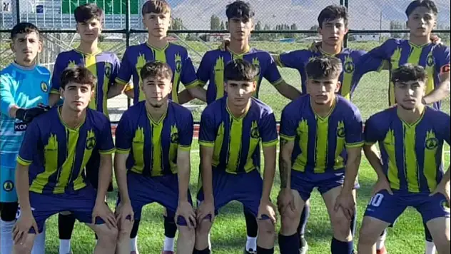 Ağrı U-17 takımı Iğdır'daki ilk maçını kazandı