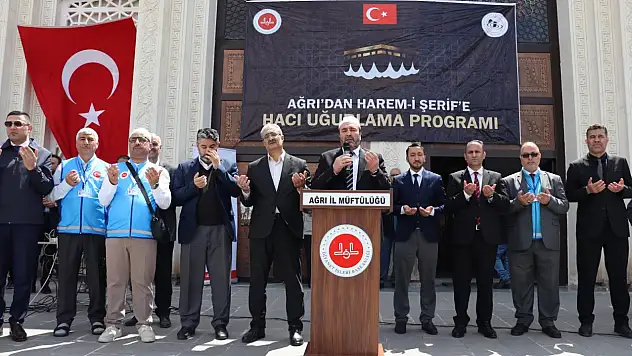 Ağrı Ulu Camii'nde duygu dolu hac uğurlaması