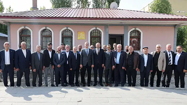 Ağrı Valisi Bozkurt, Muhtarlar Günü'nde muhtarlarla buluştu