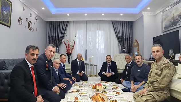Ağrı Valisi Önder Bozkurt Gazi sofrasına konuk oldu