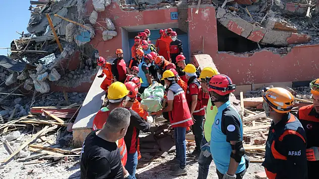 Ağrı ve diğer 5 ilden 1065 personel Muş'ta tatbikatta yer aldı