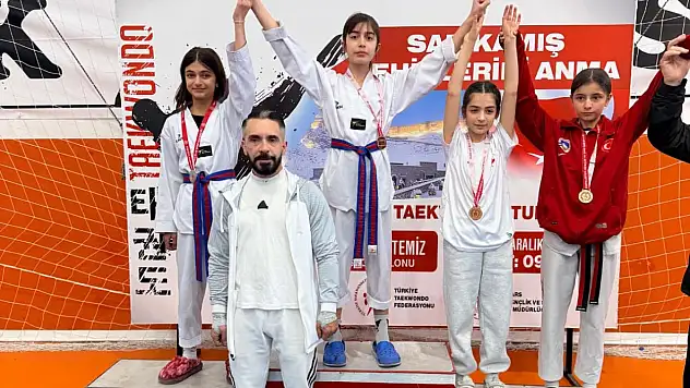 Ağrı'ya Doğu Anadolu şampiyonu olarak döndüler