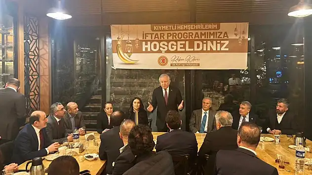 Ağrılı bürokratlar ve iş dünyası iftar sofrasında buluştu