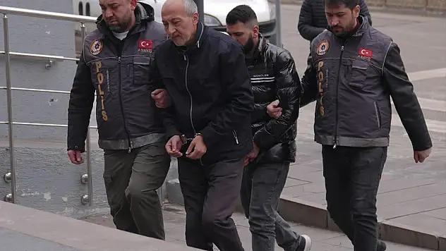 Ağrılı eczacının iş yerini yakmak isteyen şahıs serbest bırakıldı