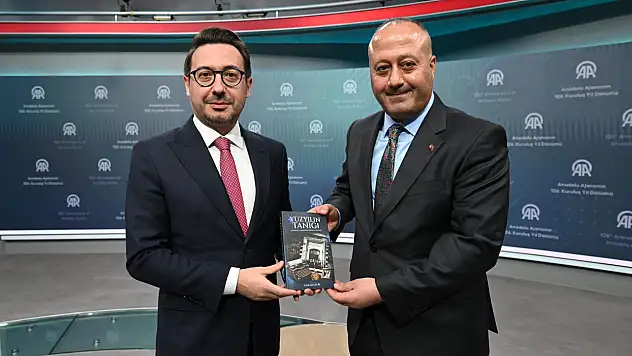 Ağrılı gazeteci Atakan Çelik'ten Anadolu Ajansı'na ışık tutan eser