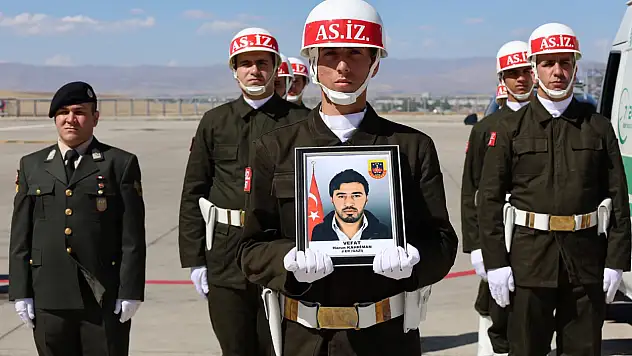 Ağrılı Gazi Harun Kahriman son yolculuğuna uğurlandı