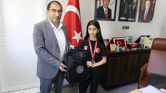Ağrılı genç sporcu Şahin'den gururlandıran başarı
