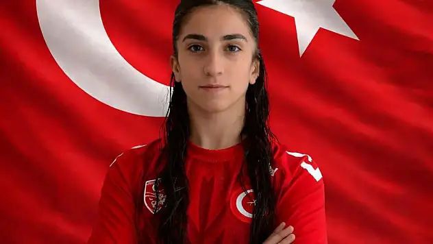 Ağrılı kadın güreşçi Türkiye adına mindere çıkacak