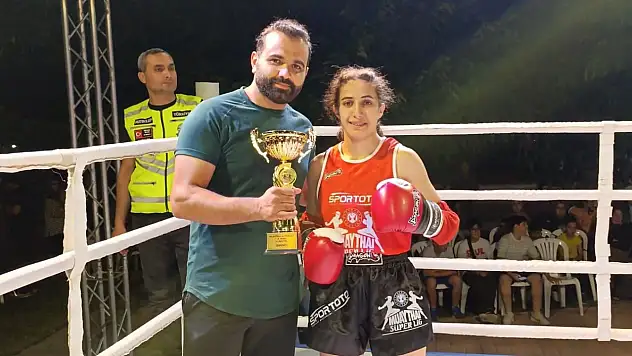 Ağrılı muay thai efsanesi: Sibel Oruç nakavtla Europaya gidiyor