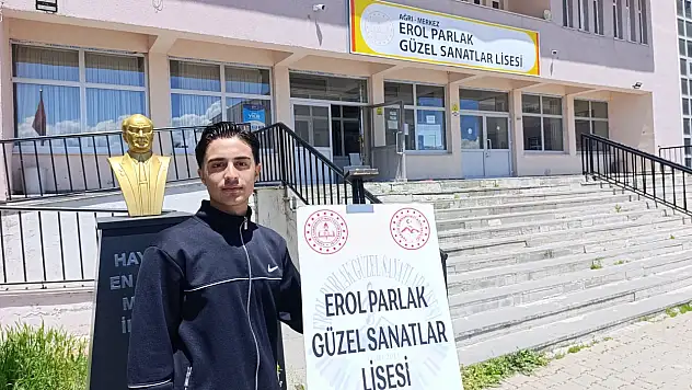 Ağrılı öğrenci Türkiye birincisi oldu