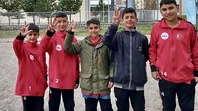 Ağrılı öğrenciler boccede bölge üçüncüsü oldu