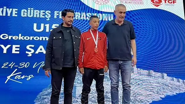Ağrılı sporcu Berat Çelik Türkiye ikincisi oldu