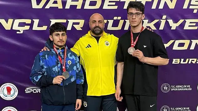 Ağrılı sporculardan Bursa'da gururlandıran başarı