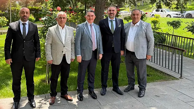 Ağrılı STK temsilcileri TBMM'de Ekrem Çelebi ile buluştu