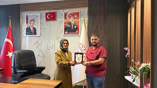 Ahlat Devlet Hastanesi Başhekim Yardımcısı Uzm. Dr. Ahmet Çak Görevinden Ayrıldı