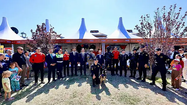 Ahlat'ta 1071 Malazgirt Zaferi'nin 954. Yıl Dönümü Coşkuyla Kutlandı
