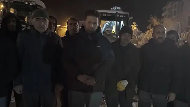 Ahlat'ta Kar Yağışı Başladı: Belediye Ekipleri Karla Mücadelede Sahada
