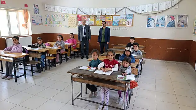 Müdür Kaya öğretmen ve öğrencilerle buluştu