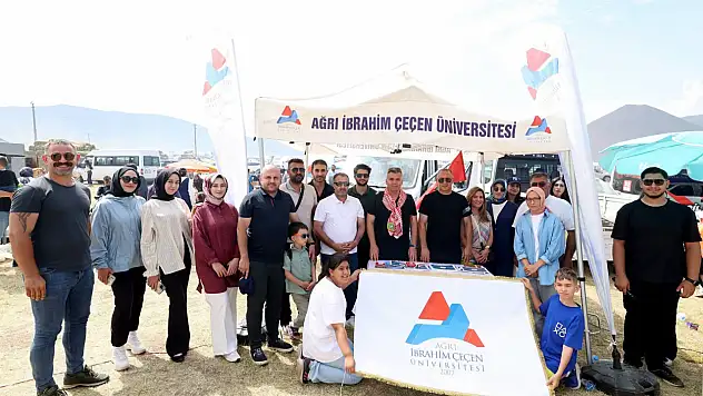 AİÇÜ Balık Gölü Şenliği'nde tanıtım standıyla yoğun ilgi gördü