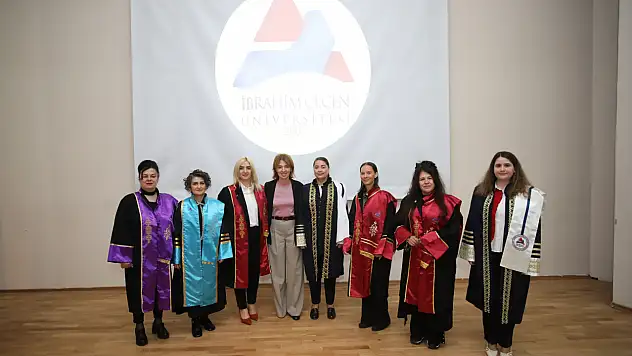 AİÇÜ'de 100 akademik ve sportif başarıya ödül verildi