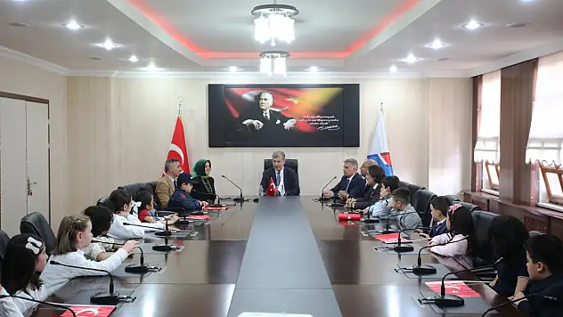 AİÇÜ'de 23 Nisan'da temsili senato toplantısı düzenlendi