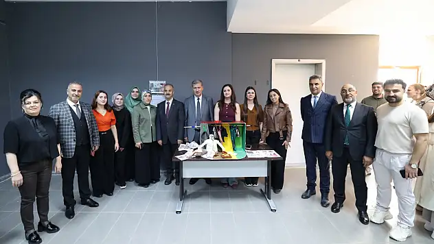 AİÇÜ'de atık malzemeler eğitim materyaline dönüştü