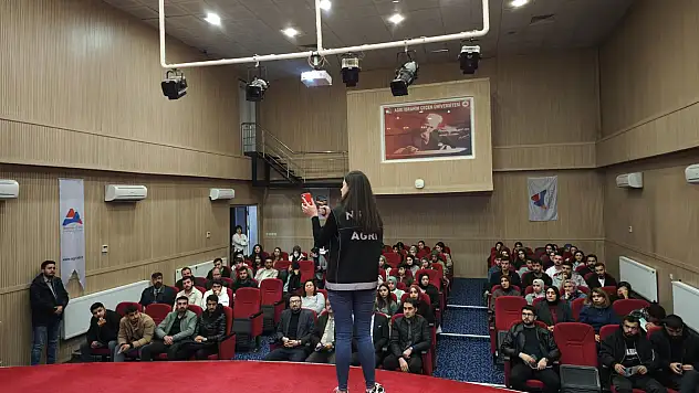 AİÇÜ'de bağımlılıkla mücadele seminerleri başladı