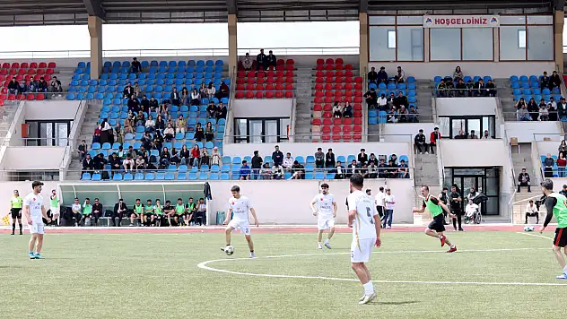 AİÇÜ'de bahar şenlikleri spor müsabakalarıyla başladı
