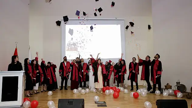 AİÇÜ'de geleceğin şefleri mezun oldu