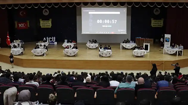 AİÇÜ'de öğrenciler matematikte yeteneklerini sergiledi