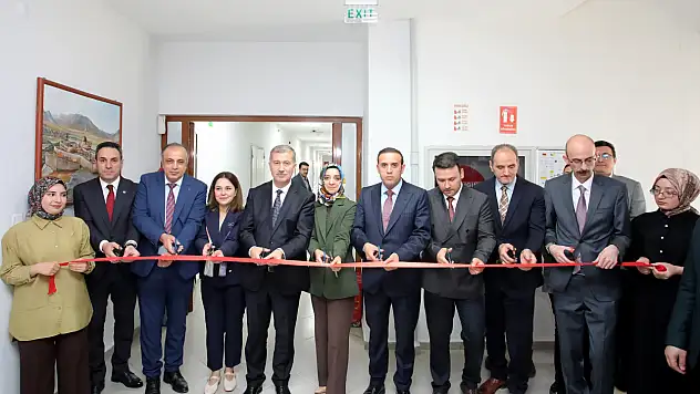 AİÇÜ'de sağlık araştırmalarında yeni dönem: Zebra Balığı Laboratuvarı açıldı