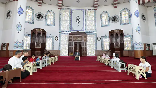 AİÇÜ'de yaz Kur'an kursu öğrencilerine Rektör Gülçin'den ziyaret