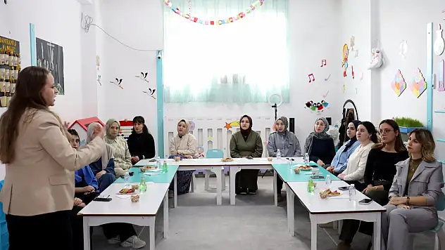 Bilim Kafe'de bu defa kreşlerde çocuk güvenliği ele alındı