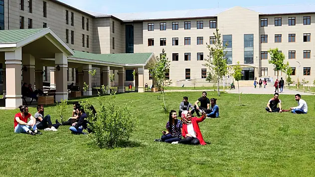 AİÇÜ'den geleceğin mesleklerine yatırım! 9 yeni program öğrenci alacak