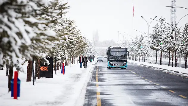 AİÇÜ kış manzaralarıyla büyülüyor