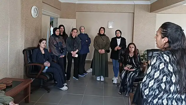 AİÇÜ'lü Sosyal Hizmet öğrencileri sahayı yerinde gördü