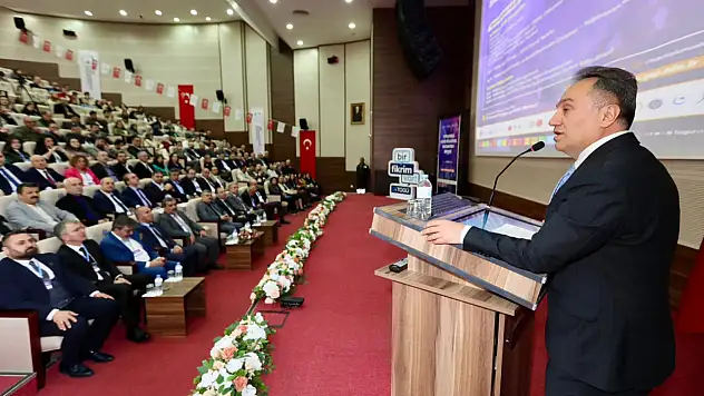 AİÇÜ, Toplumsal Katkı ve Sosyal İnovasyon Zirvesi'ne katıldı