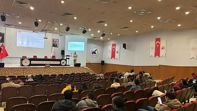 Aile Hekimlerine Yönelik Bağışıklama Telafi Eğitimi Van'da Gerçekleştirildi