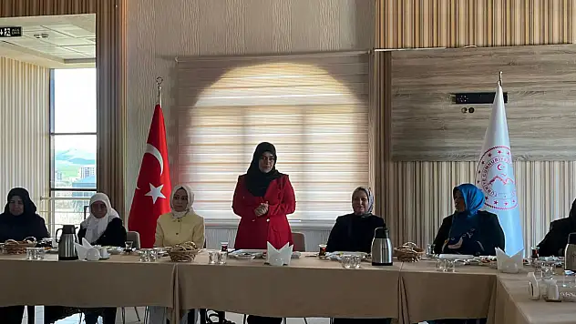 AK Parti Ağrı Kadın Kolları şehit annelerini unutmadı