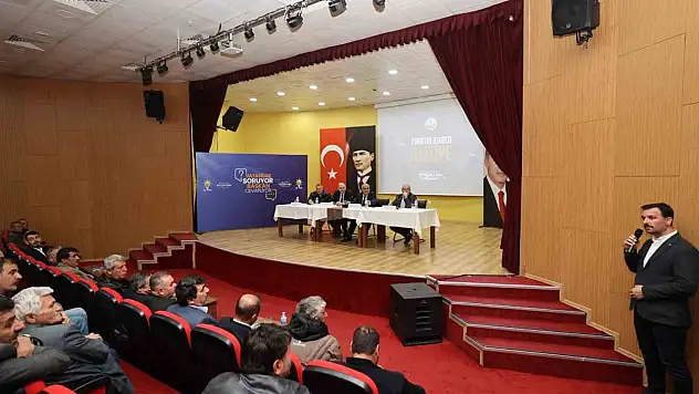 AK Parti, Erzurum Aziziye'de 'Vatandaş Soruyor, Başkan Cevaplıyor' programını düzenledi