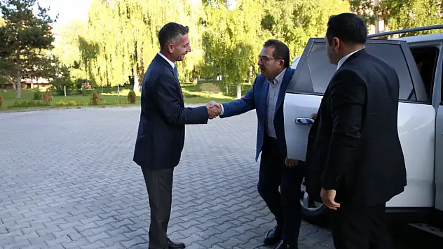 AK Parti Erzurum Milletvekili Selami Altınok'tan Erzurum Orman Bölge Müdürlüğü'ne Hayırlı Olsun Ziyareti