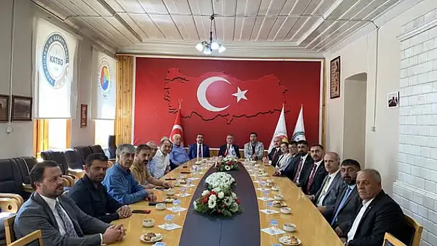 AK Parti Grup Başkanı Abdullah Güler'den Kars Ticaret ve Sanayi Odası'na Ziyaret