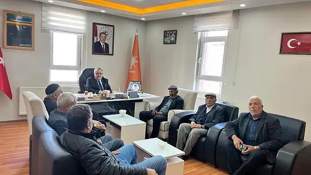 AK Parti Güroymak İlçe Başkanı Nihat Yavuz, Muhtarlar ve Vatandaşlarla Bir Araya Geldi